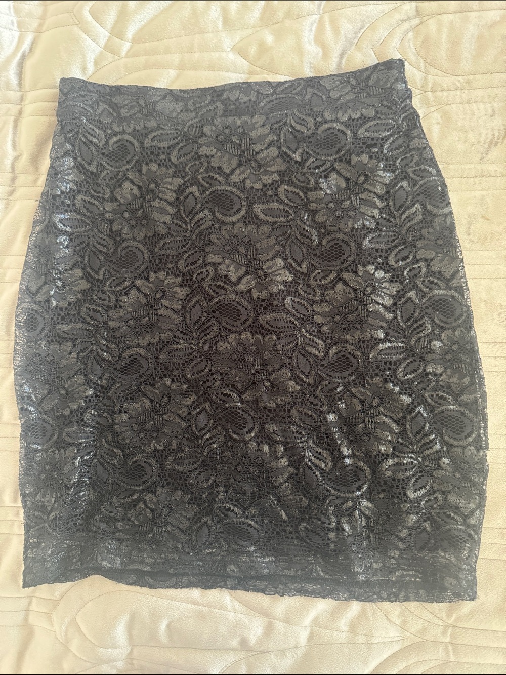 H&M Black Lace Pencil Skirt with soft butter cream fabric lining